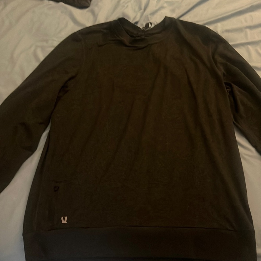 Vuori men’s long sleeve crewneck hybrid shirt men’s large